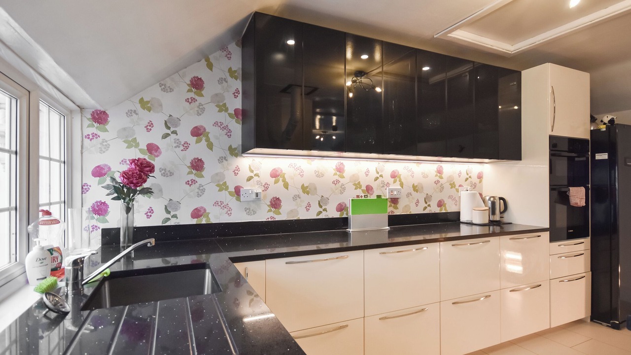 Photo of Others in Dollar