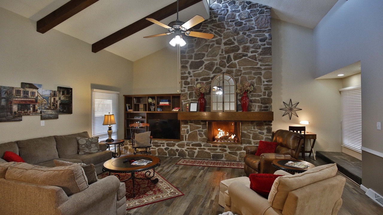 Photo of Livingroom in Monett