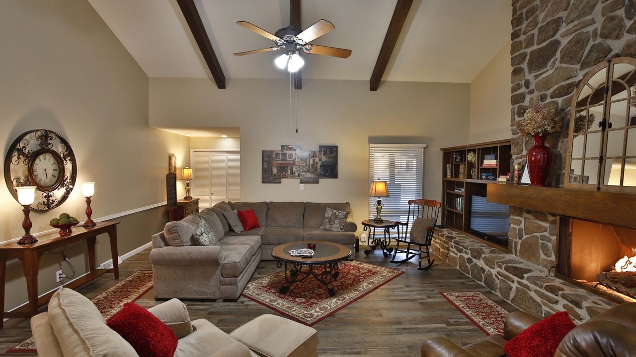Photo of Livingroom in Monett