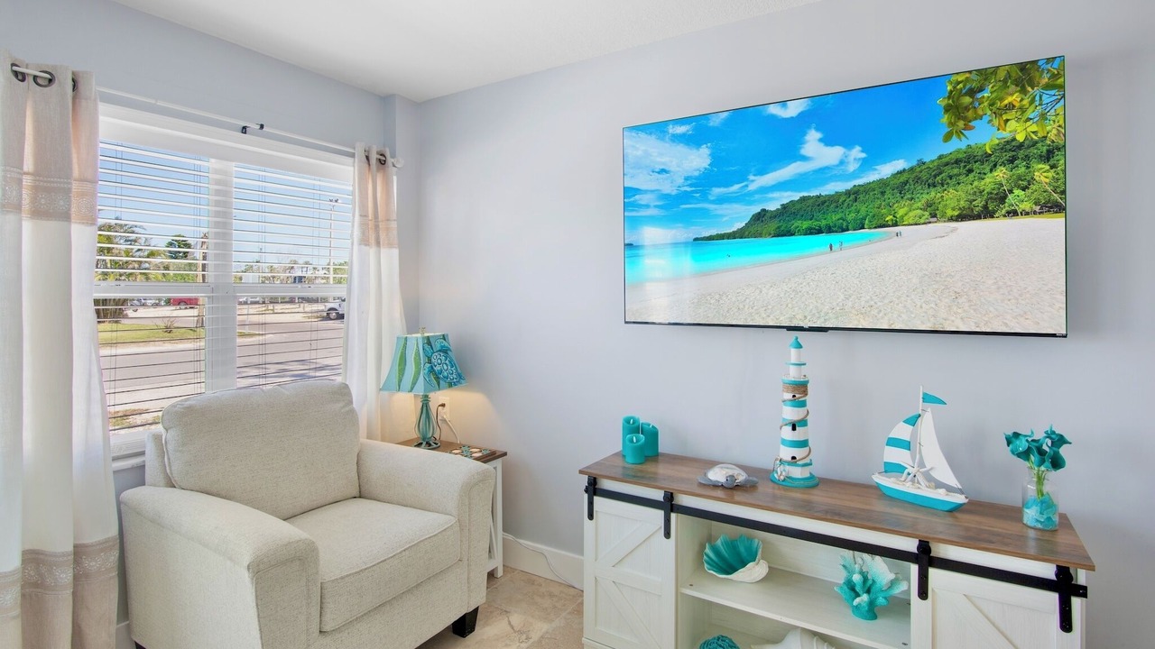 Photo of Livingroom in Holmes Beach