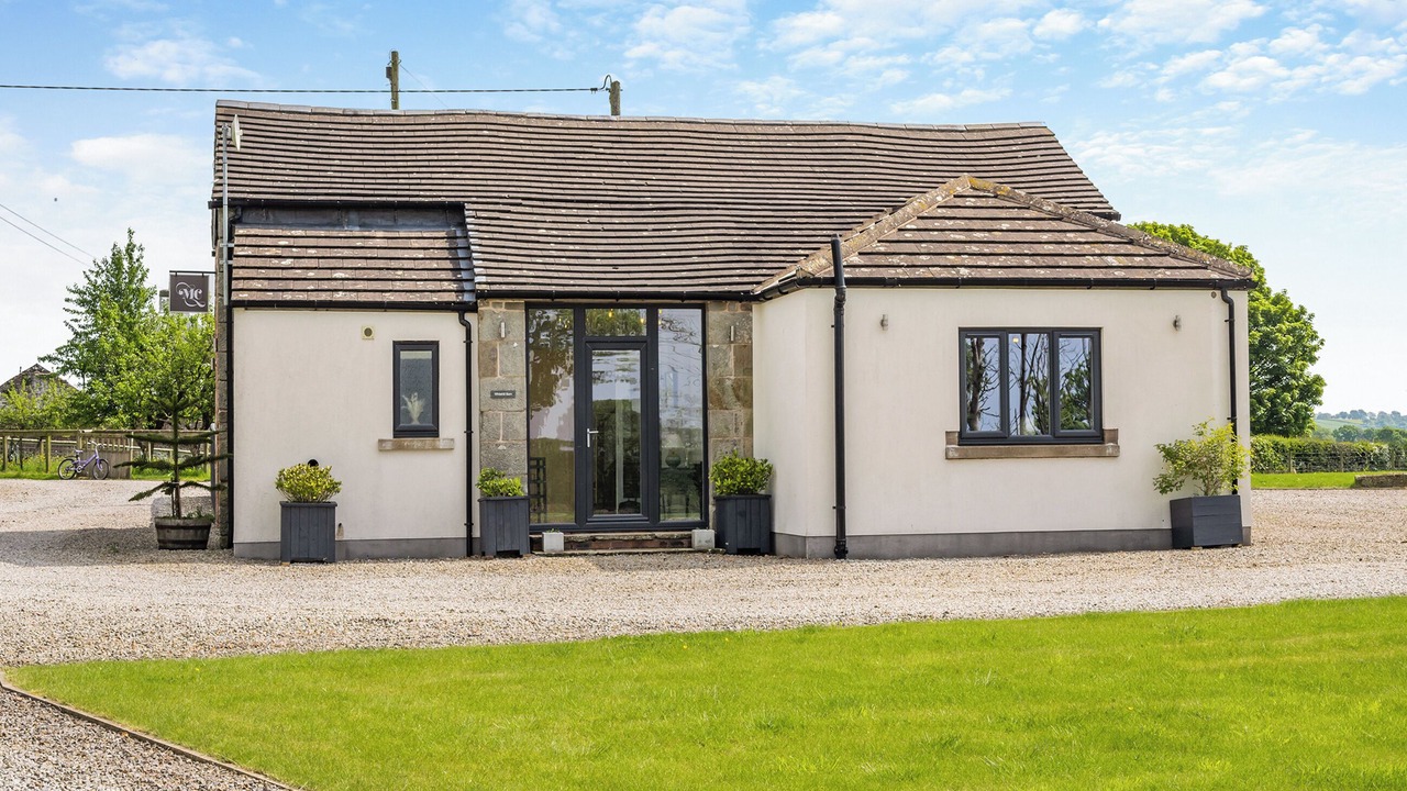 Photo of Outdoor in Wing