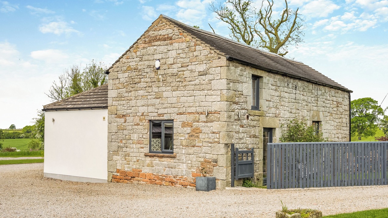 Photo of Outdoor in Wing