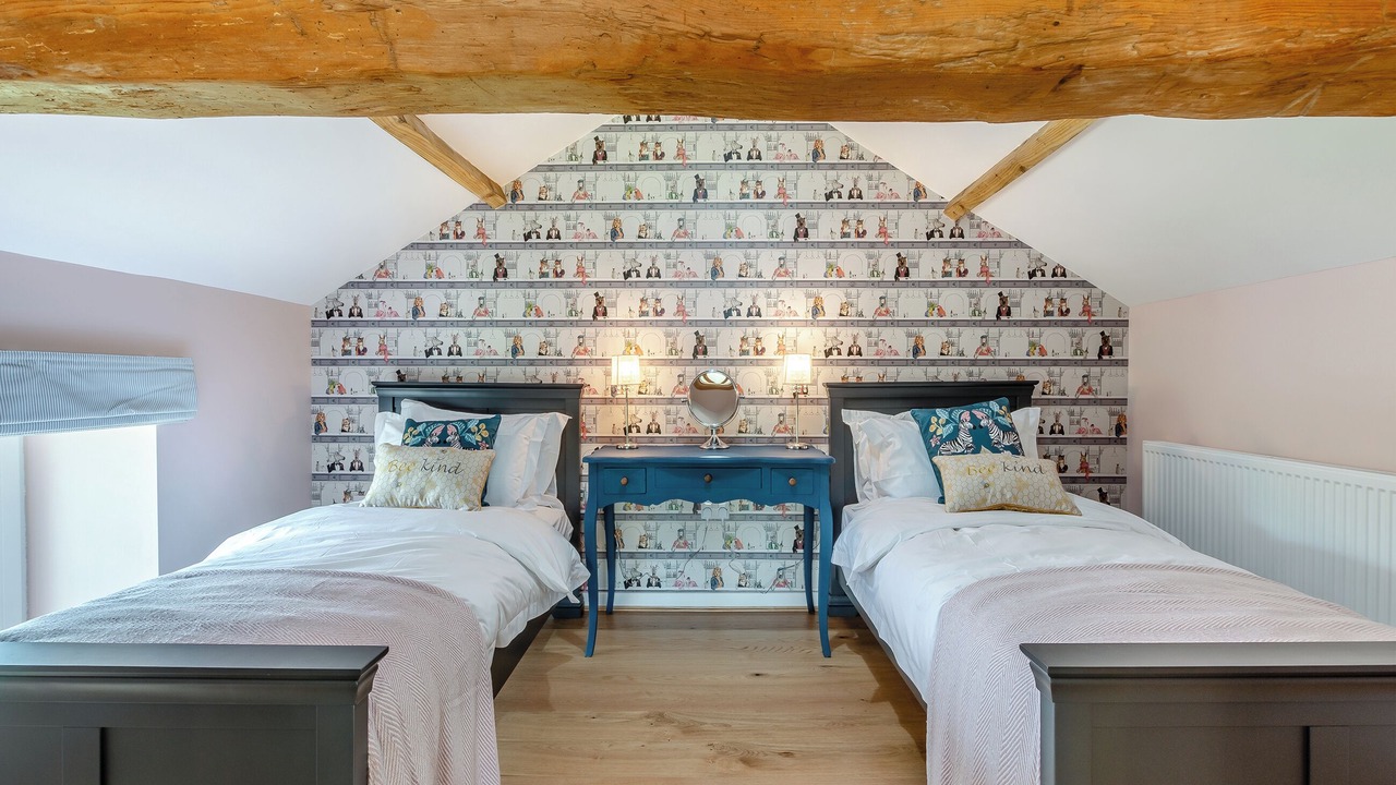 Photo of Others in Wing