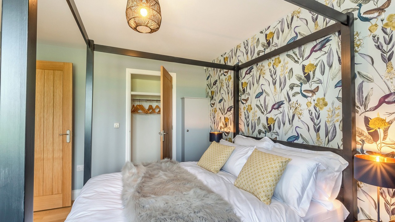 Photo of Others in Wing