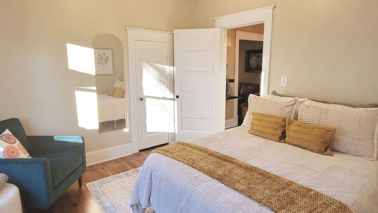 Photo of Bedroom in Walnut Street