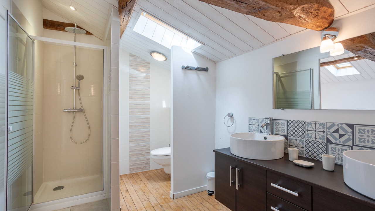 Photo of Bathroom in Saint-Etienne-du-Bois