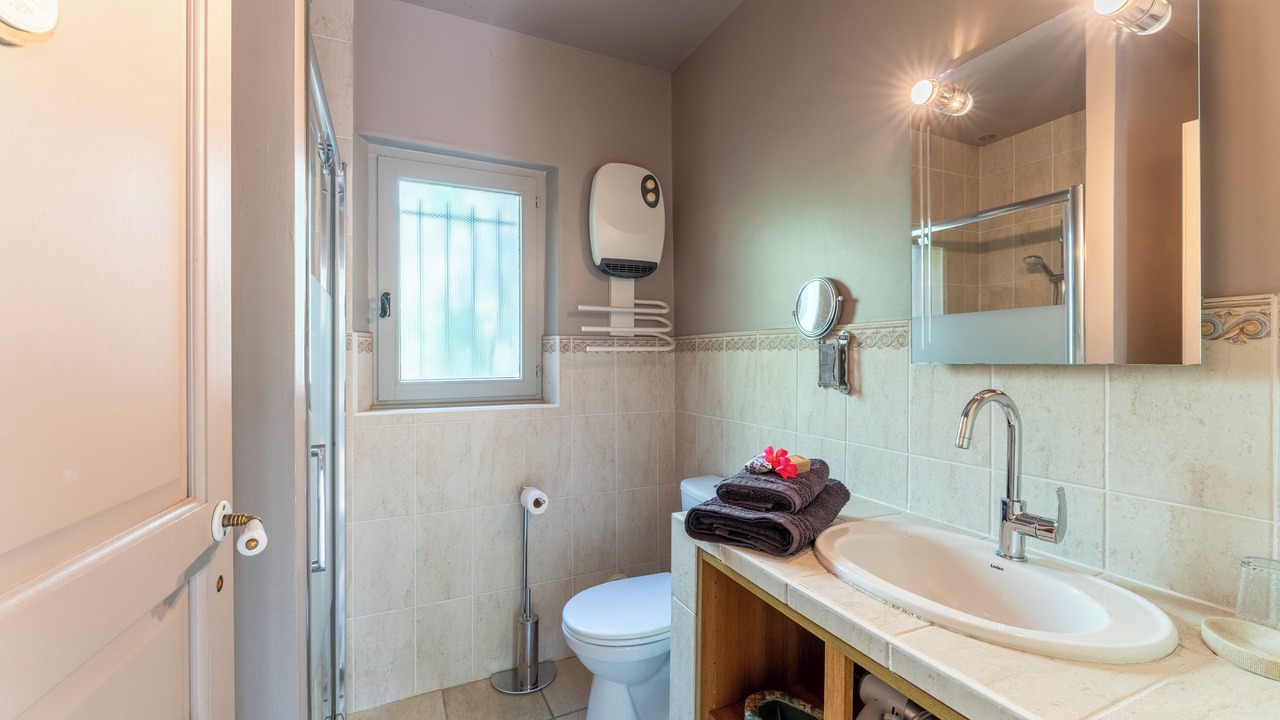 Photo of Bathroom in Graveson