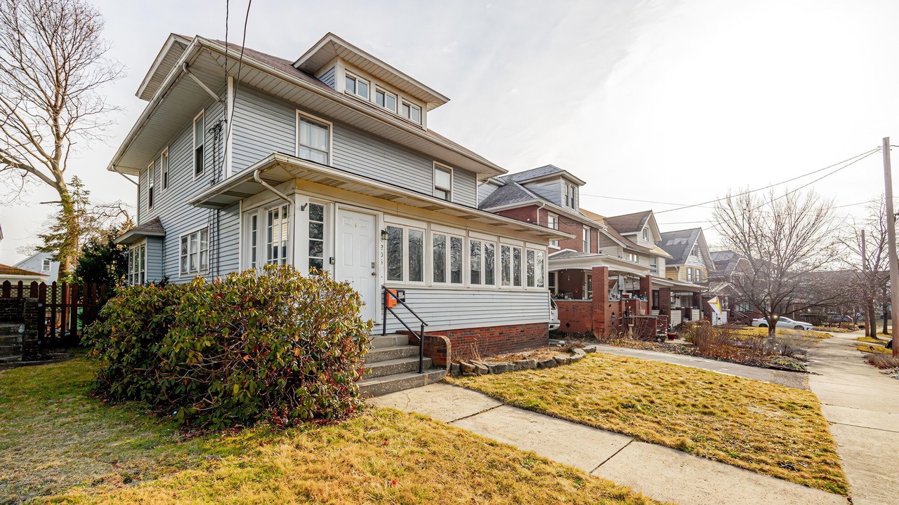 Photo of Others in Highland Square