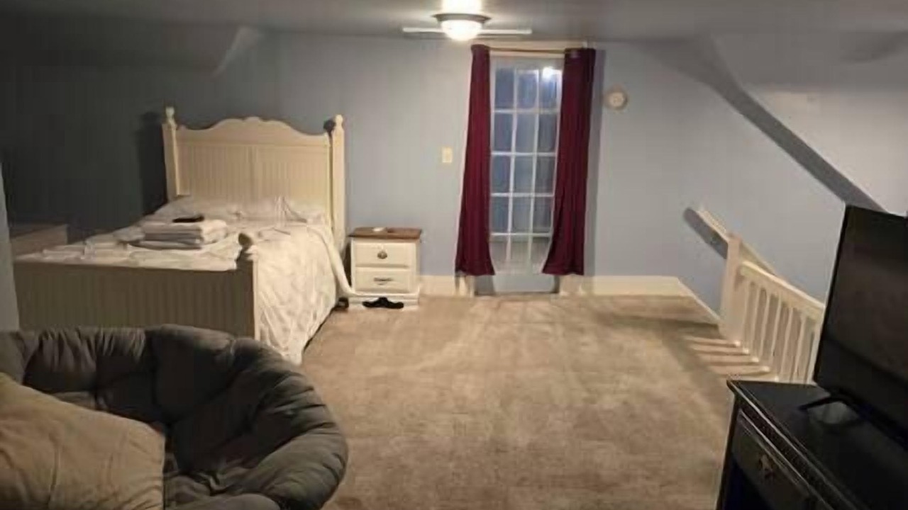 Photo of Bedroom in Highland Square