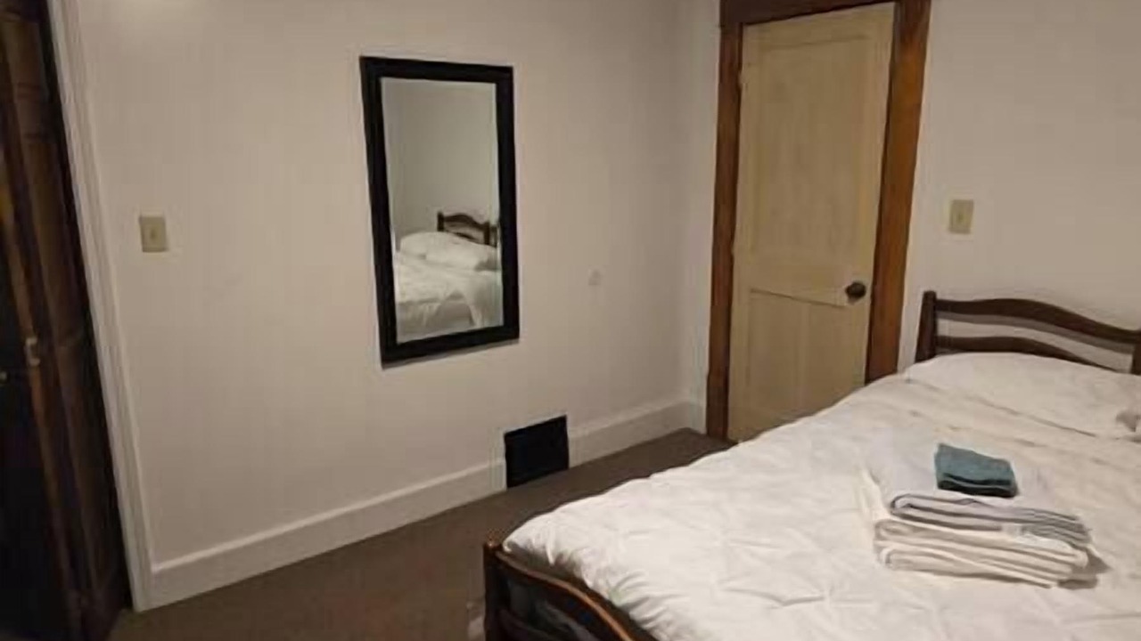 Photo of Bedroom in Highland Square