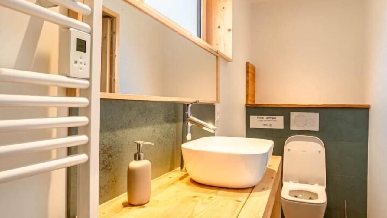 Photo of Bathroom in Queige