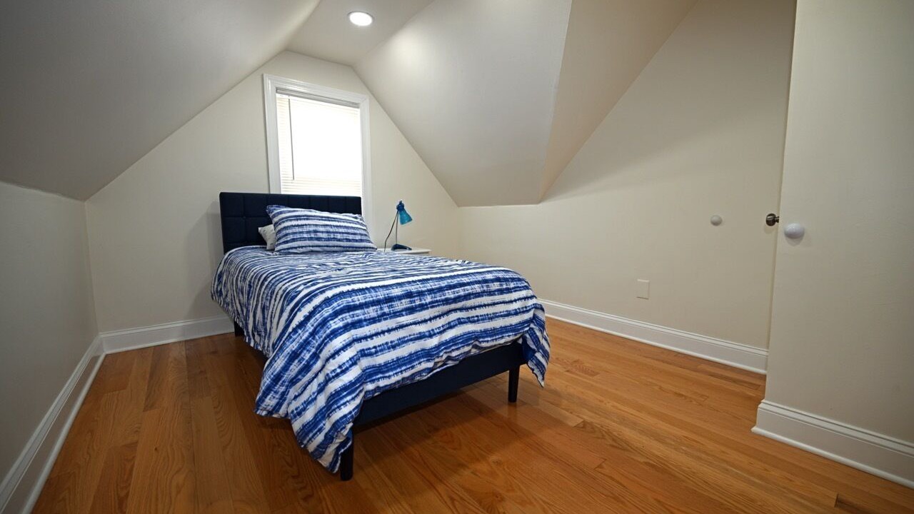Photo of Bedroom in Wall