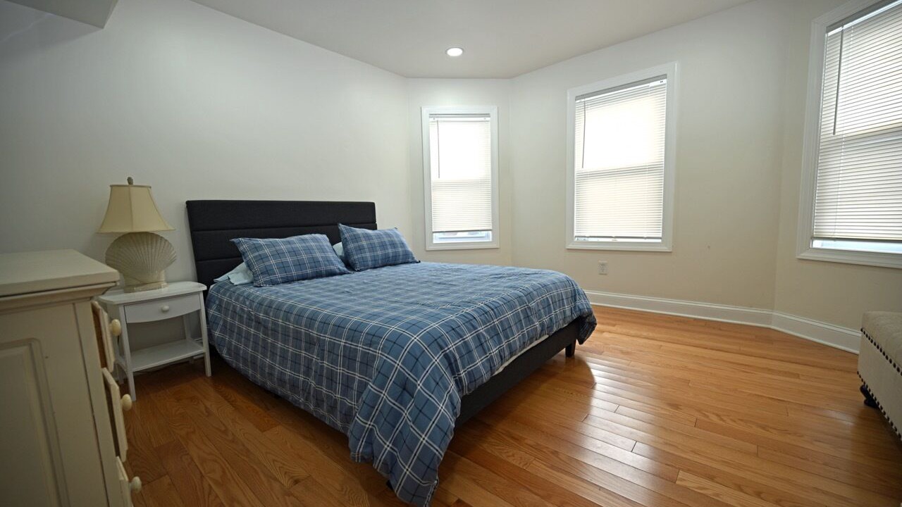 Photo of Bedroom in Wall