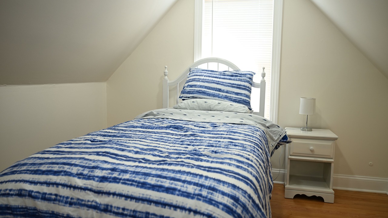 Photo of Bedroom in Wall