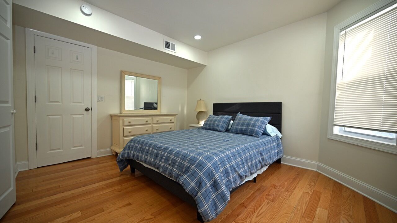 Photo of Bedroom in Wall