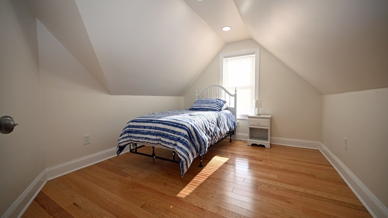 Photo of Bedroom in Wall