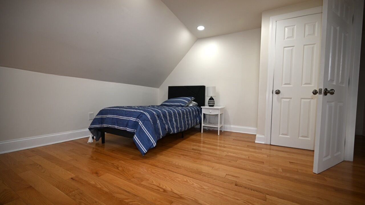 Photo of Bedroom in Wall