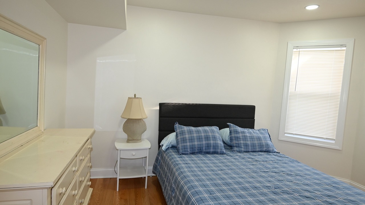 Photo of Bedroom in Wall