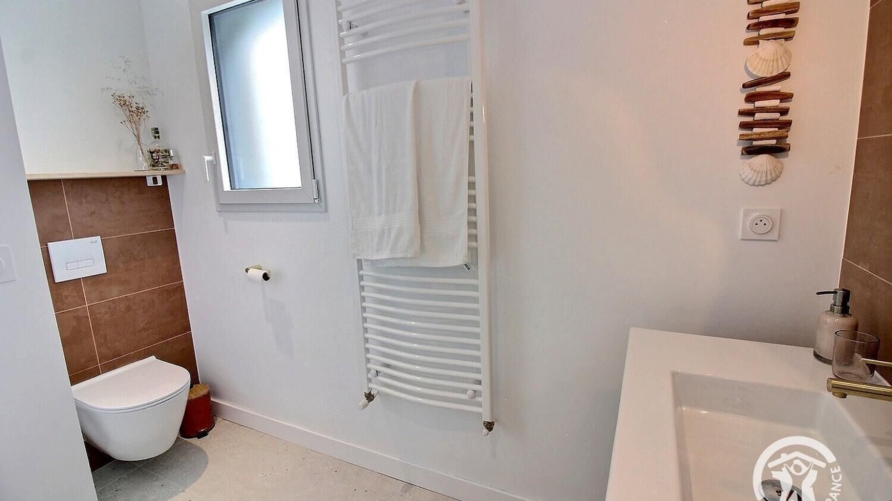 Photo of Bathroom in Binic