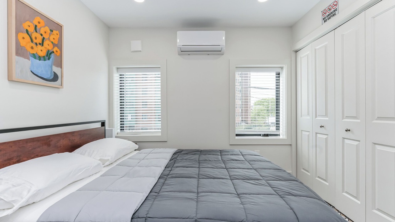 Photo of Bedroom in North Capitol Street