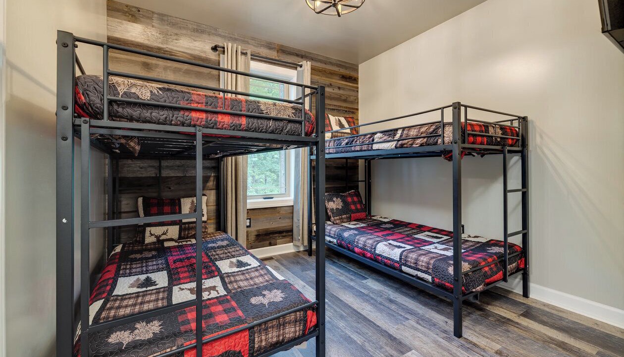 Photo of Bedroom in Massanutten