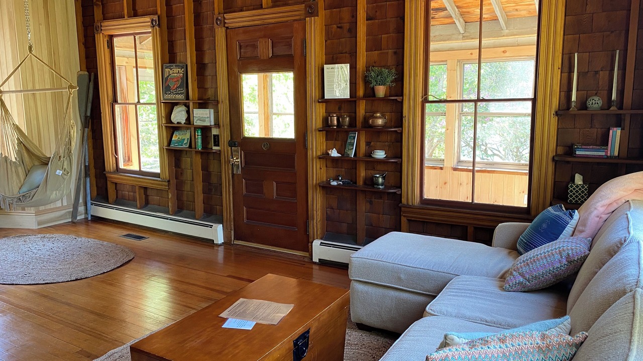 Photo of Livingroom in Brooklin