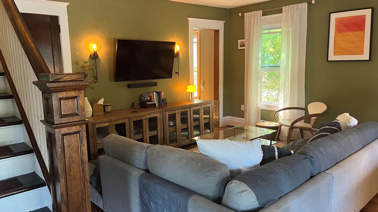 Photo of Livingroom in Milford