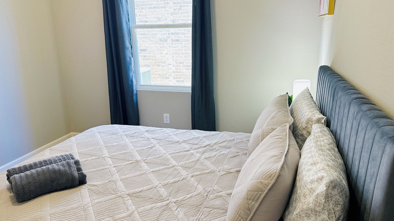 Photo of Bedroom in Crowley