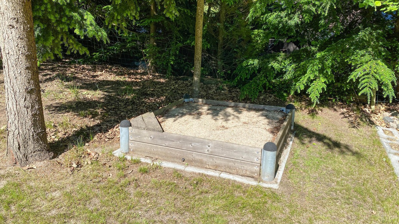 Photo of Others in Ans