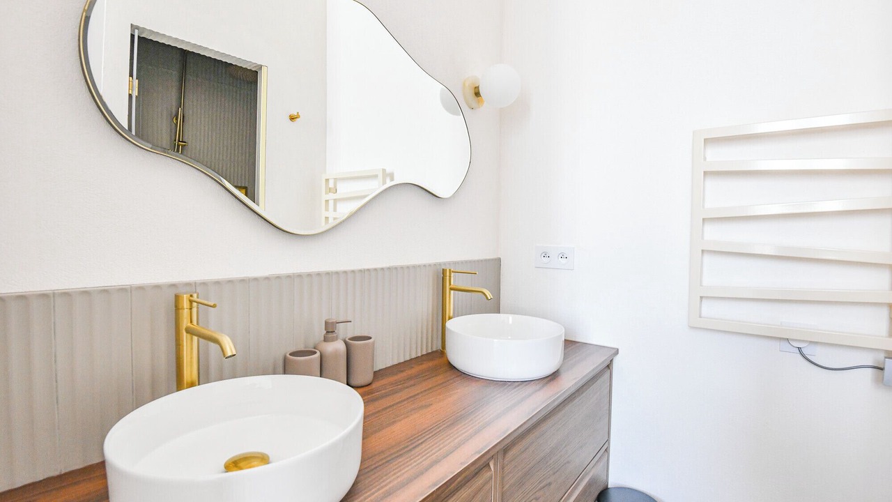 Photo of Bathroom in Opera