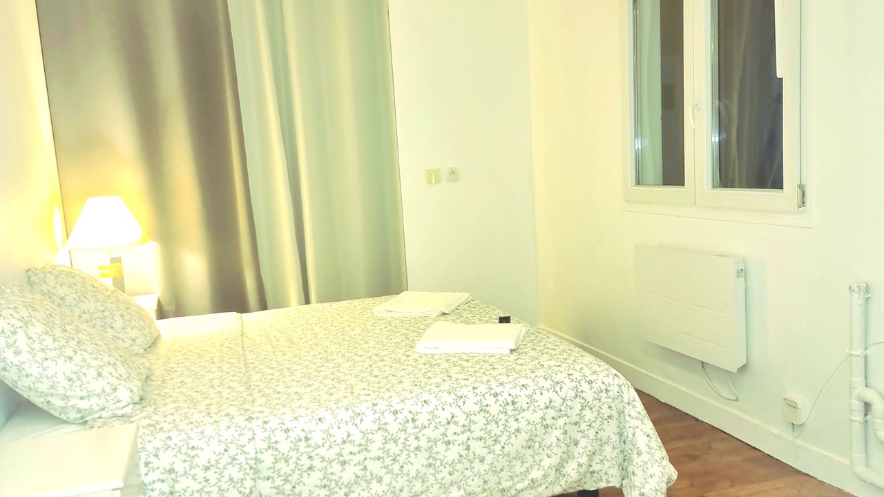 Photo of Bedroom in Houilles