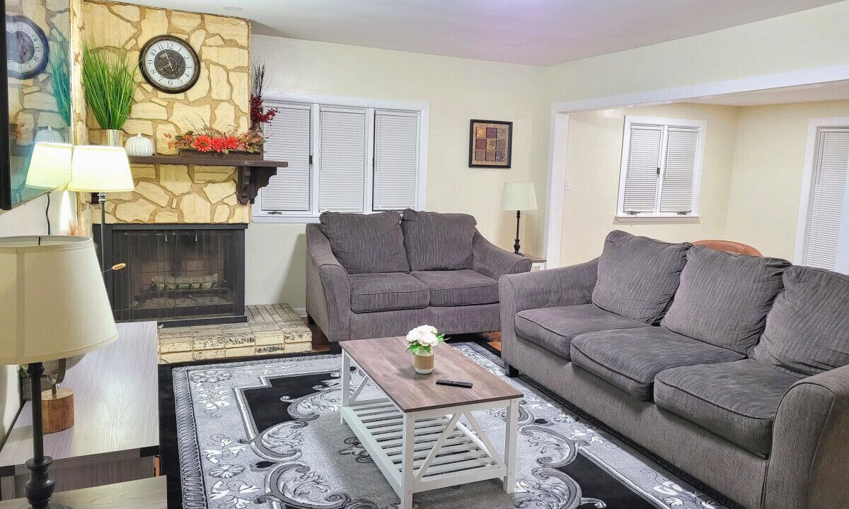 Photo of Livingroom in Cheektowaga