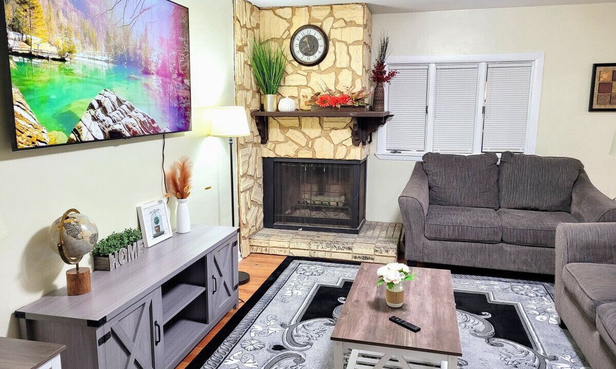 Photo of Livingroom in Cheektowaga
