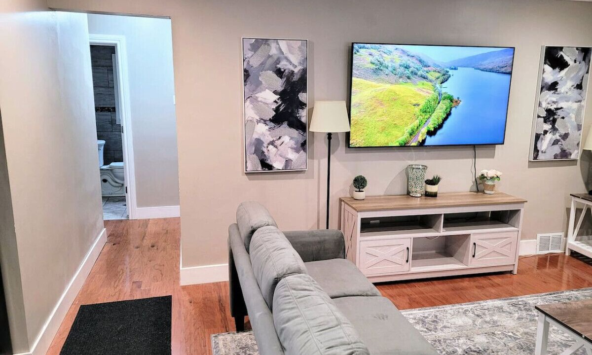 Photo of Livingroom in Cheektowaga