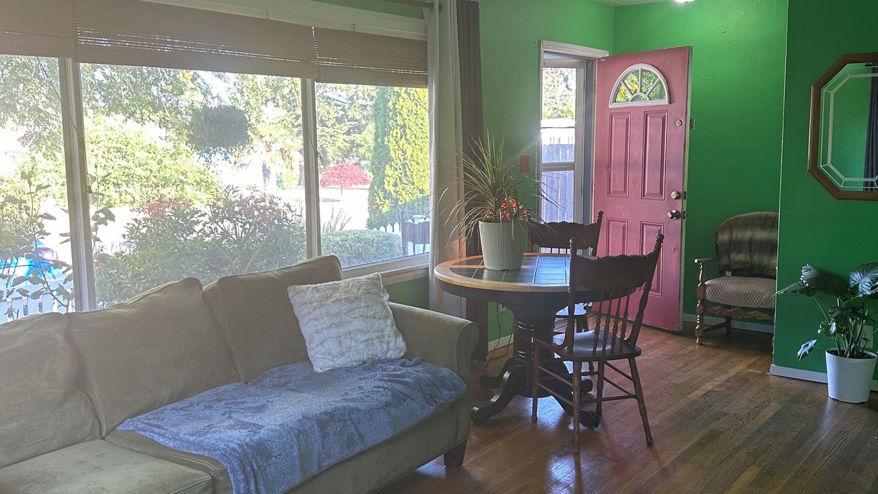 Photo of Livingroom in South End