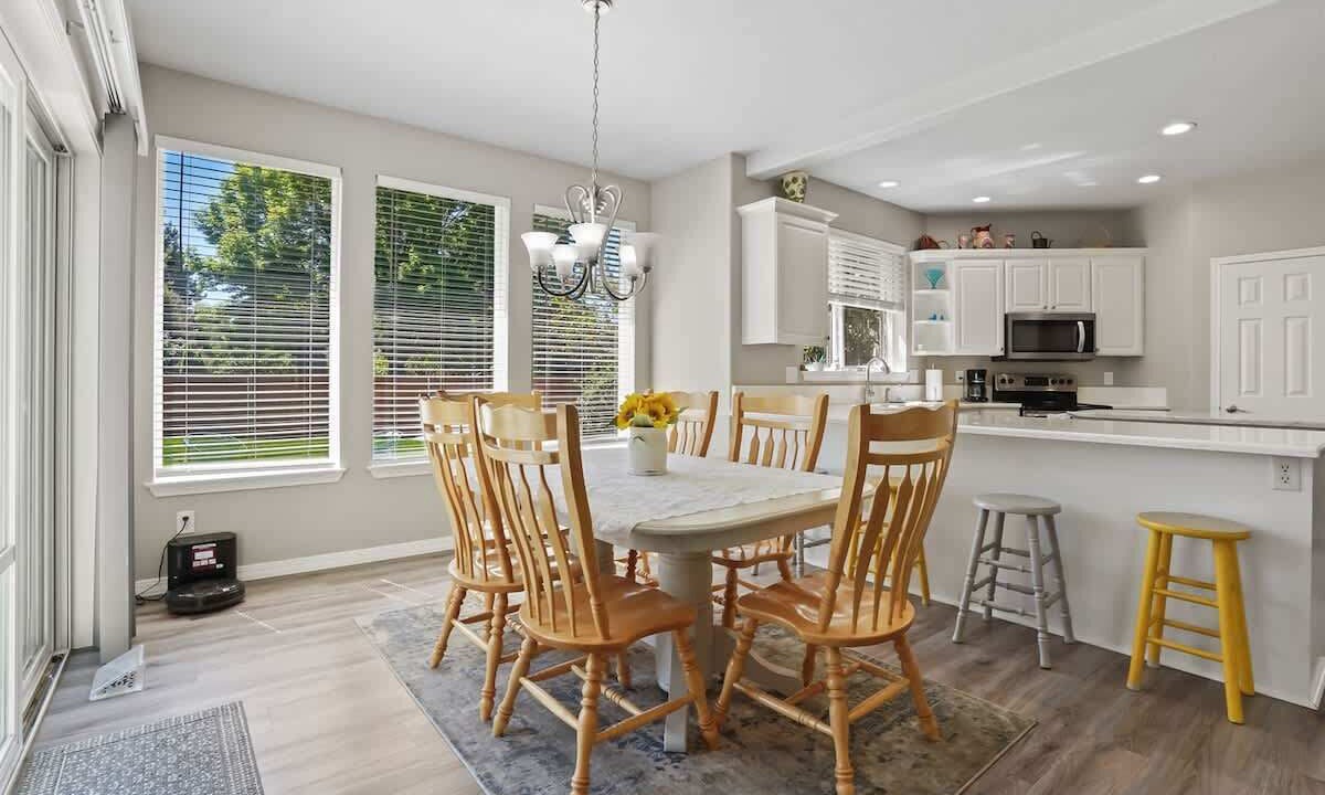 Photo of Livingroom in Eagle