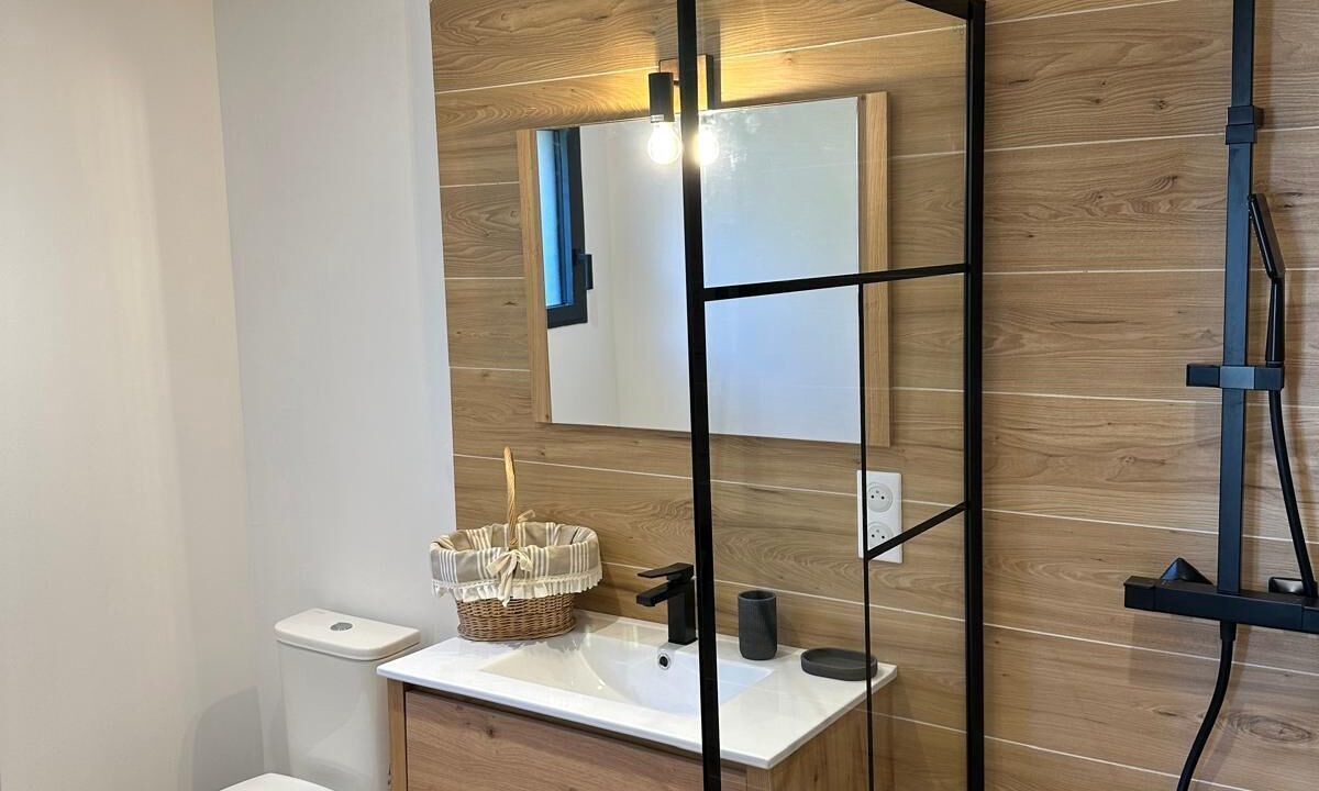 Photo of Bathroom in Coustellet