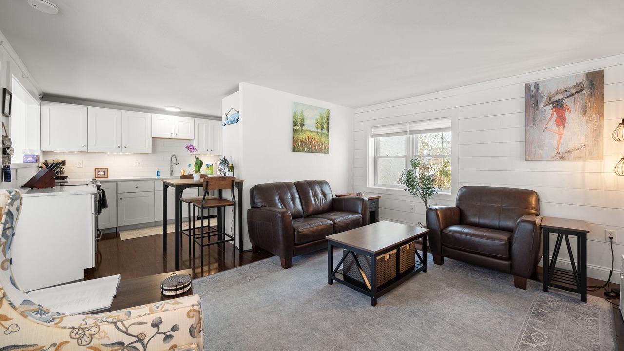 Photo of Livingroom in Niantic