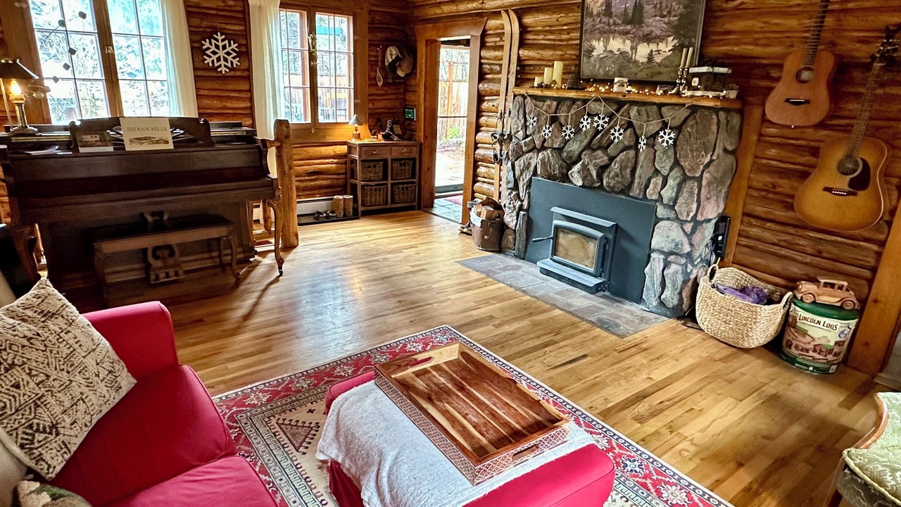 Photo of Livingroom in Indian Hills
