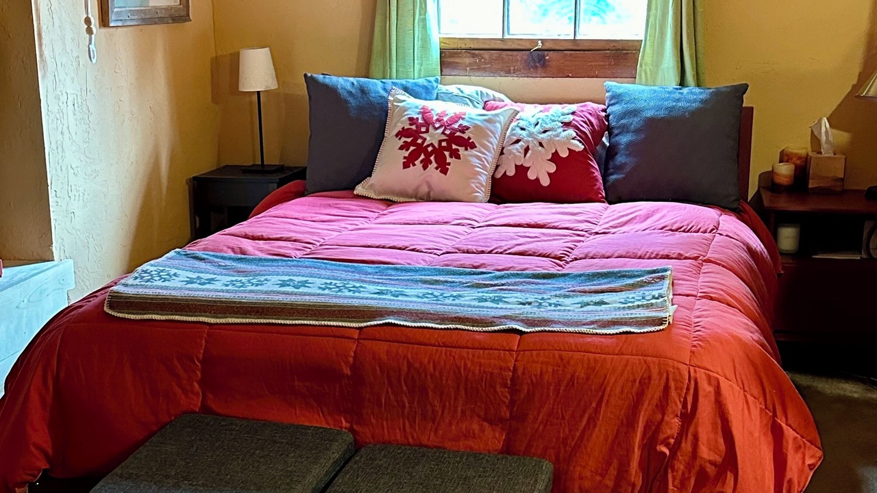 Photo of Bedroom in Indian Hills