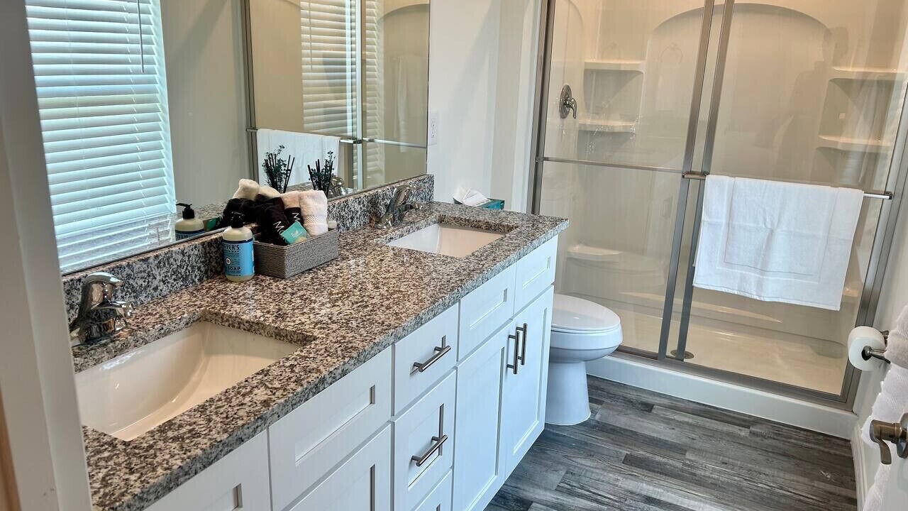 Photo of Bathroom in Diplomat