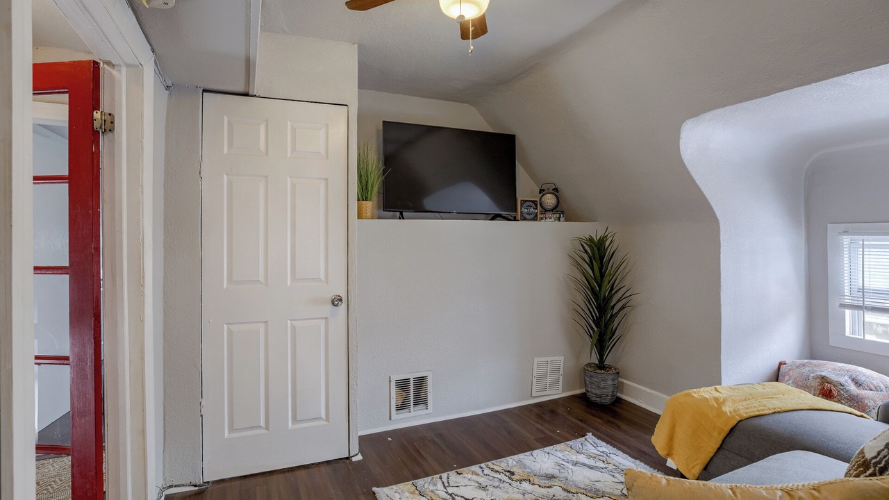 Photo of Livingroom in Hanover Place