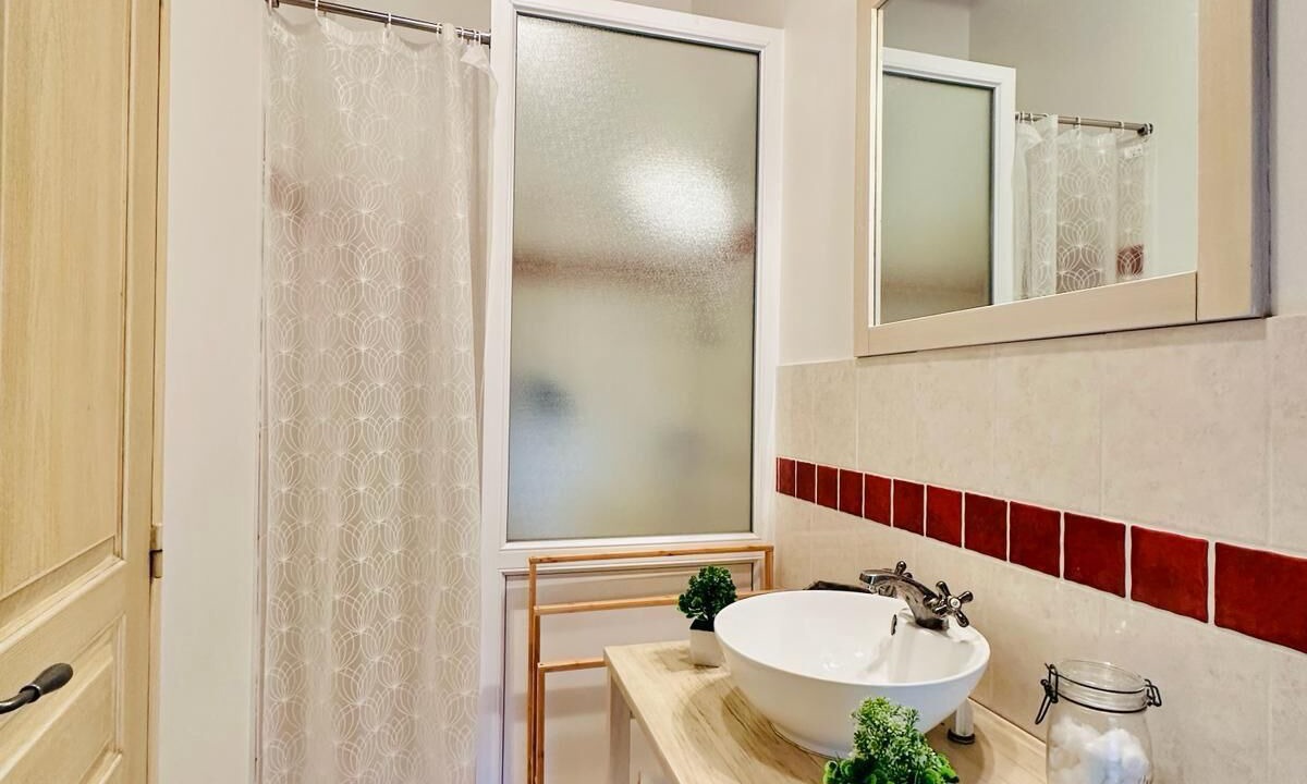 Photo of Bathroom in Beynes