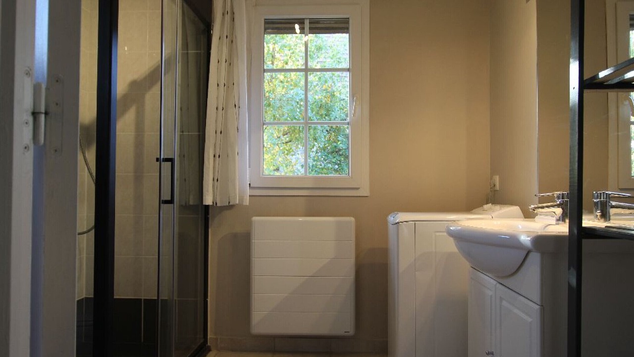 Photo of Bathroom in St-Aubin-des-Preaux