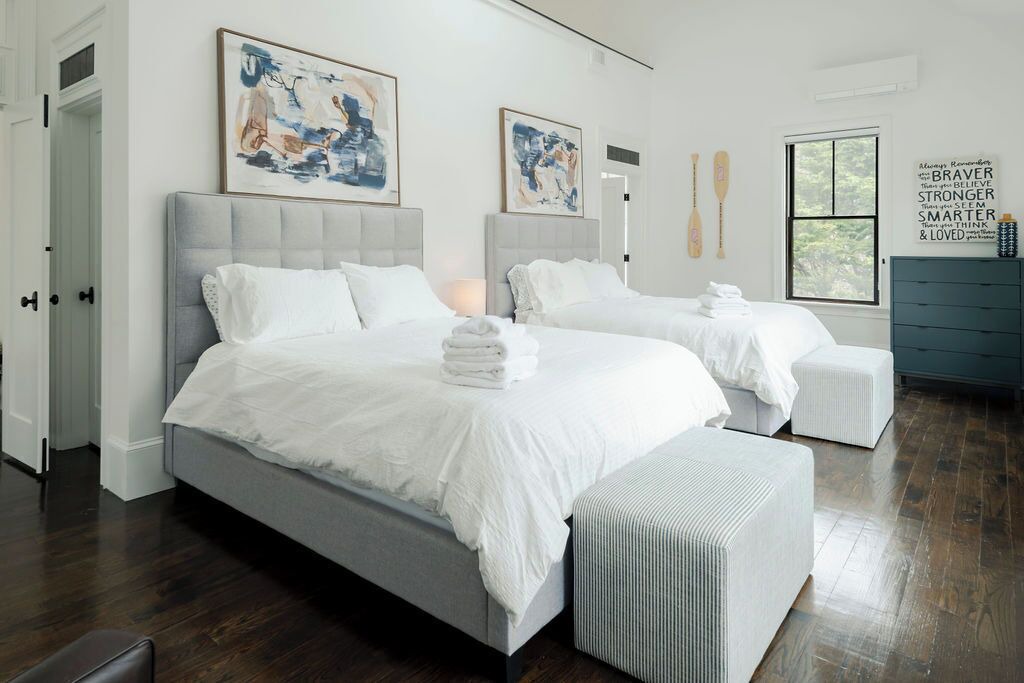 Photo of Bedroom in Centerville