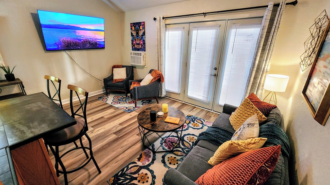 Photo of Livingroom in Mid America