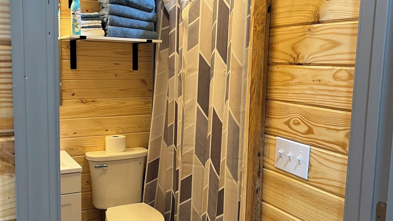 Photo of Bathroom in Scottsboro