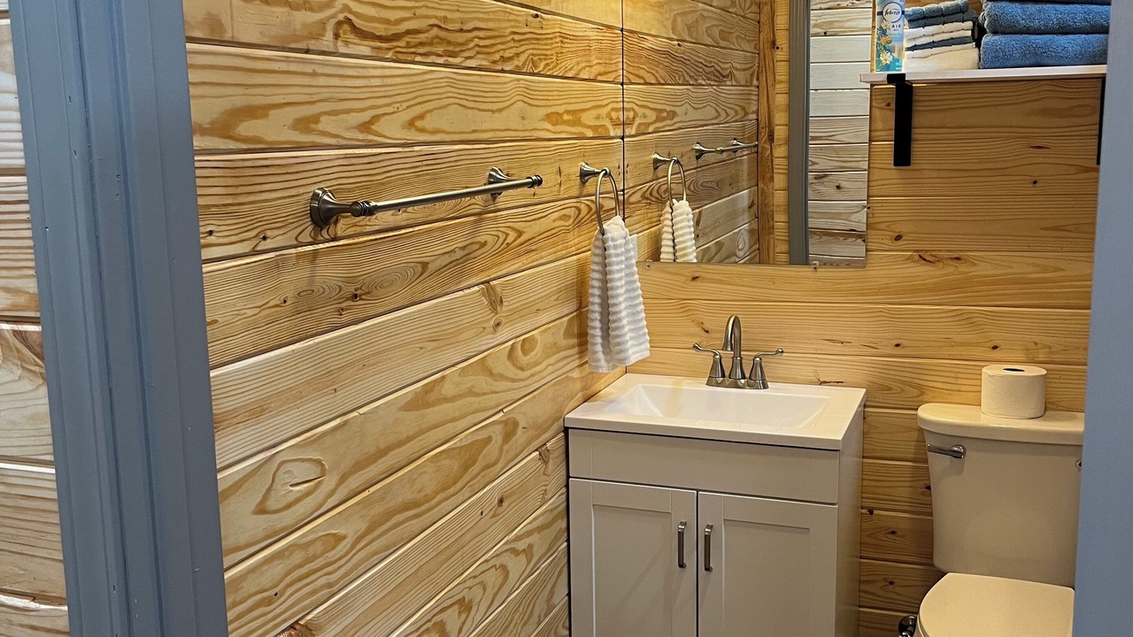 Photo of Bathroom in Scottsboro