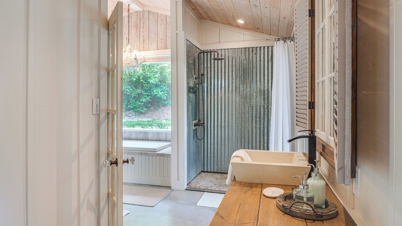 Photo of Bathroom in Silver Point