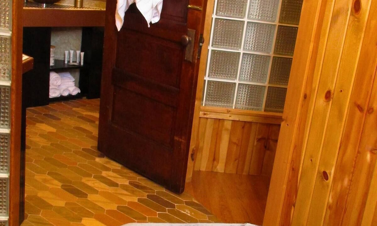 Photo of Bedroom in Hot Springs